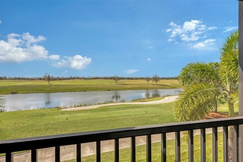 Condo in Bradenton, Florida, 2 bedrooms in LAKEWOOD NATIONAL  № 1428920 - photo 14