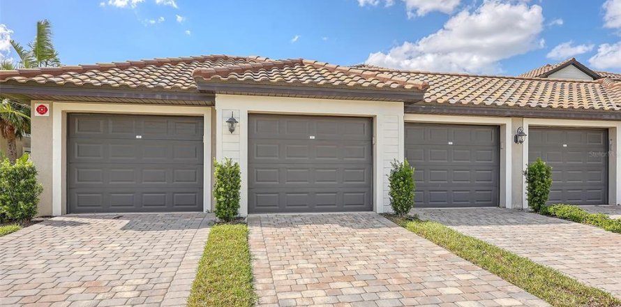 Condo in Bradenton, Florida, 2 bedrooms in LAKEWOOD NATIONAL  № 1428920