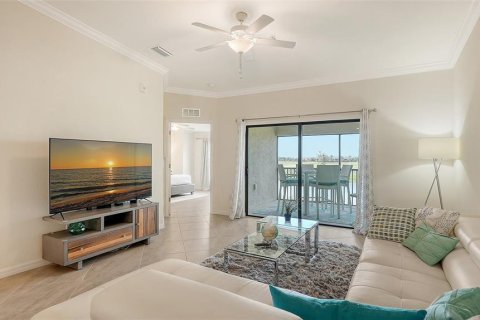 Condo in Bradenton, Florida, 2 bedrooms in LAKEWOOD NATIONAL  № 1428920 - photo 9