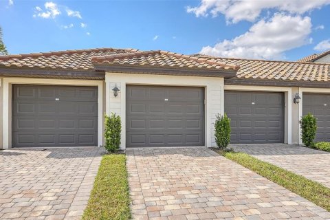 Condo in Bradenton, Florida, 2 bedrooms in LAKEWOOD NATIONAL  № 1428920 - photo 2