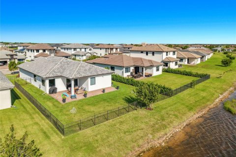 Casa en Ave Maria, Florida 3 dormitorios № 2055514