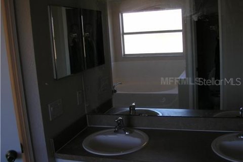 Casa en alquiler en Poinciana, Florida, 3 dormitorios, 137.03 m2 № 1778601 - foto 9
