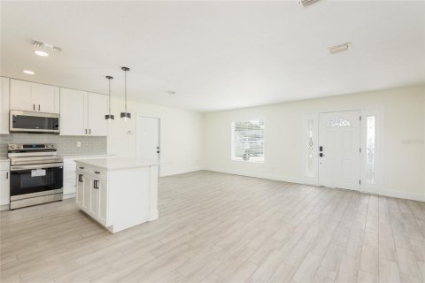 House in Seffner, Florida 4 bedrooms, 140.84 sq.m. № 1791208 - photo 29