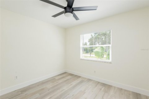 House in Seffner, Florida 4 bedrooms, 140.84 sq.m. № 1791208 - photo 14