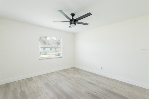 House in Seffner, Florida 4 bedrooms, 140.84 sq.m. № 1791208 - photo 17
