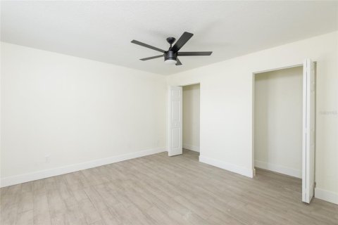 House in Seffner, Florida 4 bedrooms, 140.84 sq.m. № 1791208 - photo 9