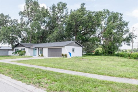 House in Seffner, Florida 4 bedrooms, 140.84 sq.m. № 1791208 - photo 25