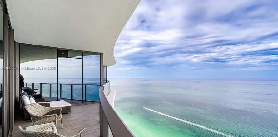 Condo à Sunny Isles Beach, Floride, 2 chambres № 1763199