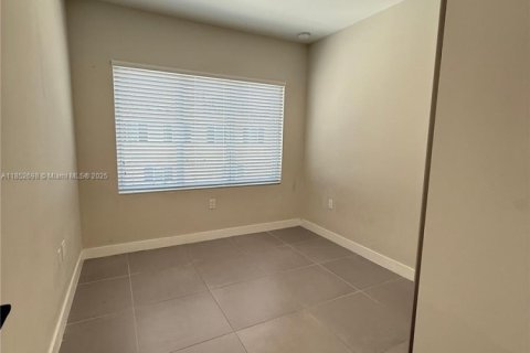 Touwnhouse à louer à Homestead, Floride: 4 chambres, 129.88 m2 № 1871327 - photo 8