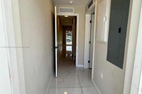 Touwnhouse à louer à Homestead, Floride: 4 chambres, 129.88 m2 № 1871327 - photo 6