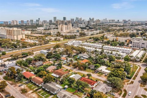 House in Miami, Florida 3 bedrooms, 118.54 sq.m. № 1979074 - photo 4