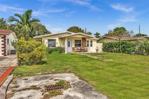 House in Miami, Florida 3 bedrooms, 118.54 sq.m. № 1979074 - photo 7