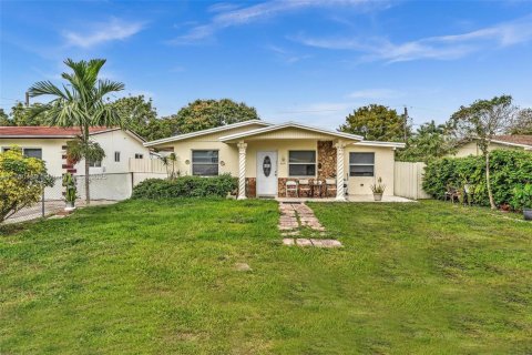 House in Miami, Florida 3 bedrooms, 118.54 sq.m. № 1979074 - photo 11