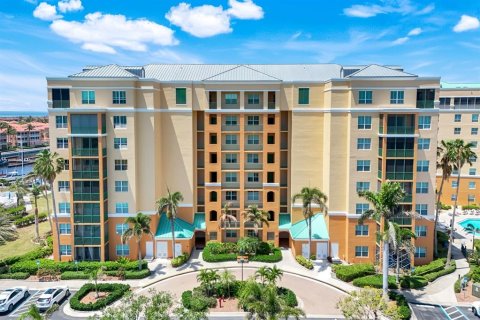 Condo in Punta Gorda, Florida, 2 bedrooms  № 1680858 - photo 1