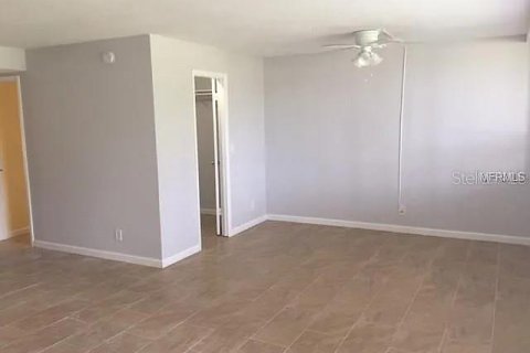 Condominio en venta en Clearwater, Florida, 1 dormitorio, 52.49 m2 № 2211366 - foto 11