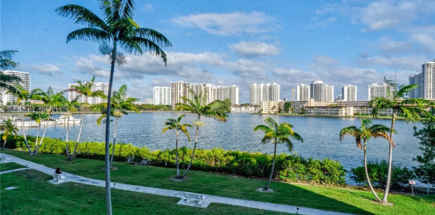 Condo in Aventura, Florida, 1 bedroom  № 2010250