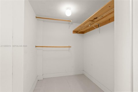 Condo in Aventura, Florida, 1 bedroom  № 2010250 - photo 18