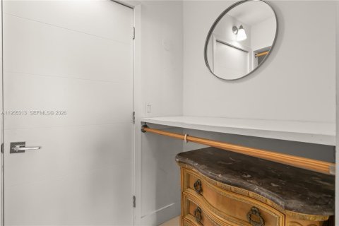 Condo in Aventura, Florida, 1 bedroom  № 2010250 - photo 16