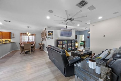 Casa en venta en Orlando, Florida, 3 dormitorios, 133.97 m2 № 1786346 - foto 7
