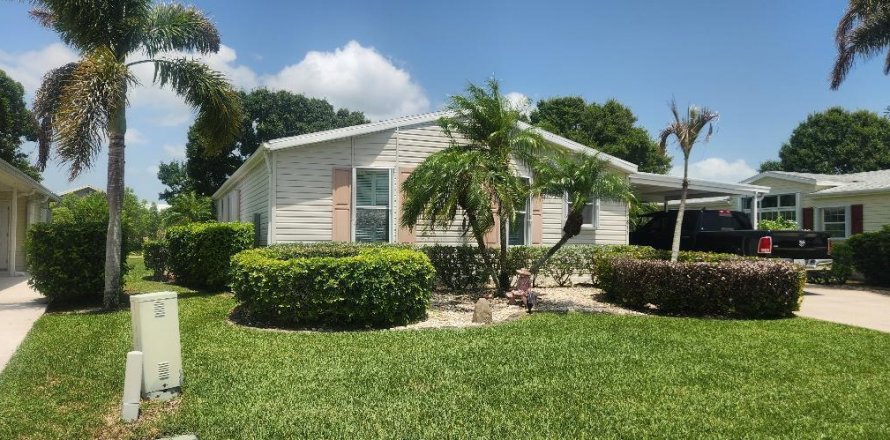 House in Port St. Lucie, Florida 2 bedrooms, 151.43 sq.m. № 2191709
