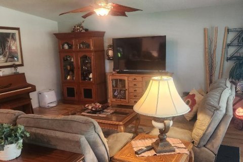 House in Port St. Lucie, Florida 2 bedrooms, 151.43 sq.m. № 2191709 - photo 10
