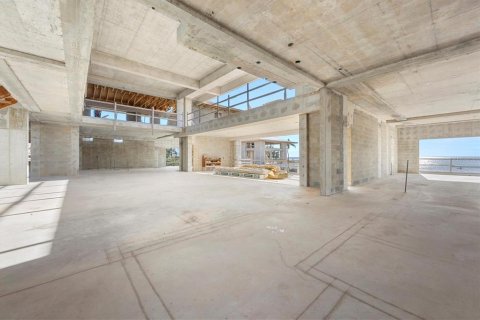 House in Longboat Key, Florida 11 bedrooms, 1597.83 sq.m. № 1723769 - photo 29
