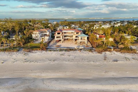 House in Longboat Key, Florida 11 bedrooms, 1597.83 sq.m. № 1723769 - photo 6