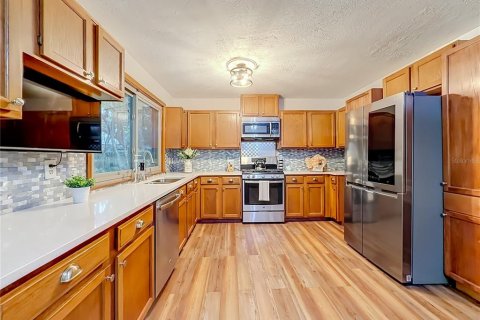 Villa ou maison à vendre à Orlando, Floride: 3 chambres, 181.72 m2 № 2409942 - photo 4