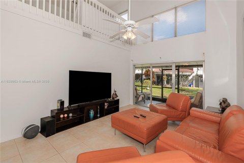 Townhouse in Margate, Florida 4 bedrooms, 158.49 sq.m. № 1830372 - photo 5