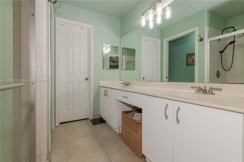 Townhouse in Margate, Florida 4 bedrooms, 158.49 sq.m. № 1830372 - photo 18