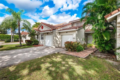 Townhouse in Margate, Florida 4 bedrooms, 158.49 sq.m. № 1830372 - photo 2