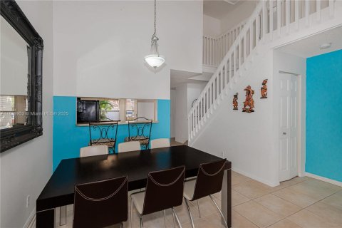 Townhouse in Margate, Florida 4 bedrooms, 158.49 sq.m. № 1830372 - photo 7
