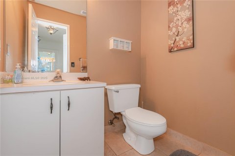 Townhouse in Margate, Florida 4 bedrooms, 158.49 sq.m. № 1830372 - photo 13