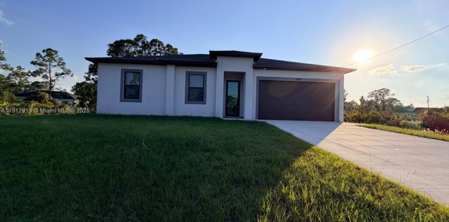 Casa en Lehigh Acres, Florida 3 dormitorios, 117.99 m2 № 1972954