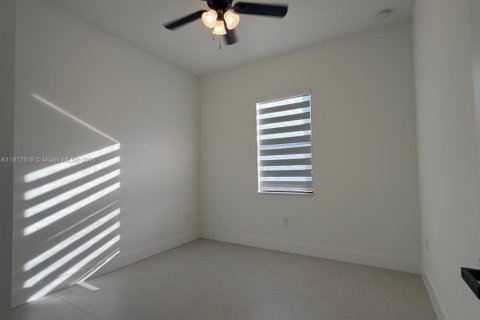 Casa en alquiler en Lehigh Acres, Florida, 3 dormitorios, 117.99 m2 № 1972954 - foto 18