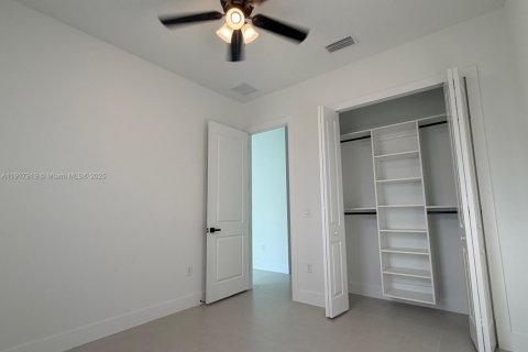 Casa en alquiler en Lehigh Acres, Florida, 3 dormitorios, 117.99 m2 № 1972954 - foto 16