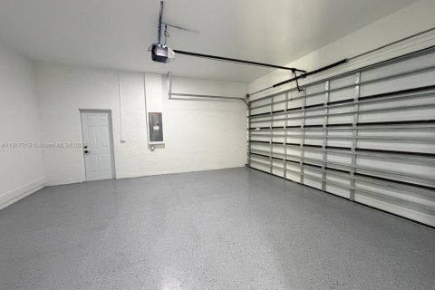 Casa en alquiler en Lehigh Acres, Florida, 3 dormitorios, 117.99 m2 № 1972954 - foto 25