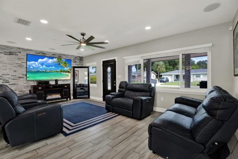 Villa ou maison à vendre à Saint Petersburg, Floride: 3 chambres, 124.67 m2 № 2399535 - photo 3