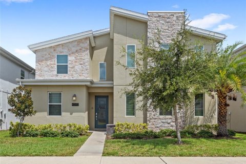 Casa en venta en Kissimmee, Florida, 9 dormitorios, 398.46 m2 № 1901386 - foto 1