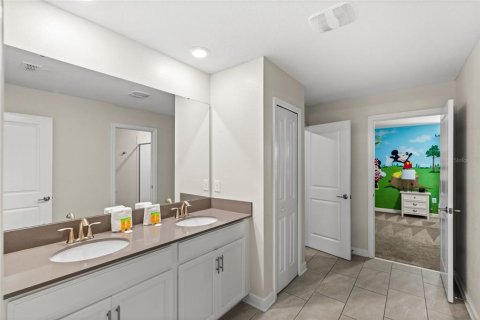 Casa en venta en Kissimmee, Florida, 9 dormitorios, 398.46 m2 № 1901386 - foto 20