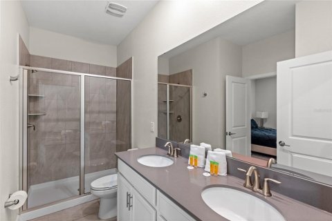 Casa en venta en Kissimmee, Florida, 9 dormitorios, 398.46 m2 № 1901386 - foto 7