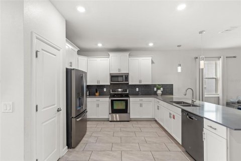 Casa en venta en Kissimmee, Florida, 9 dormitorios, 398.46 m2 № 1901386 - foto 9