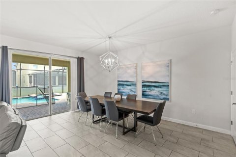 Casa en venta en Kissimmee, Florida, 9 dormitorios, 398.46 m2 № 1901386 - foto 13