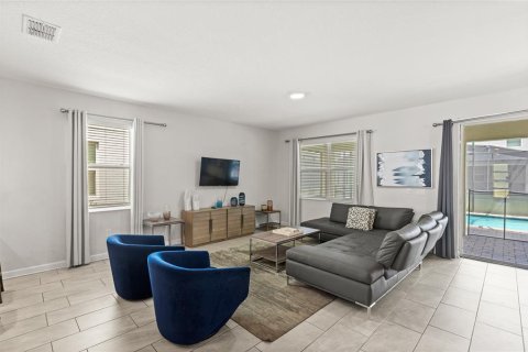 Casa en venta en Kissimmee, Florida, 9 dormitorios, 398.46 m2 № 1901386 - foto 11