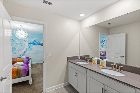 Casa en venta en Kissimmee, Florida, 9 dormitorios, 398.46 m2 № 1901386 - foto 19