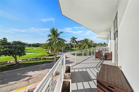 Condo in Miami Beach, Florida, 2 bedrooms  № 1479847 - photo 18