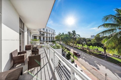 Condo in Miami Beach, Florida, 2 bedrooms  № 1479847 - photo 20