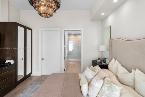 Condo in Miami Beach, Florida, 2 bedrooms  № 1479847 - photo 11