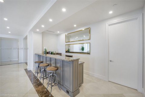 Condominio en venta en Miami, Florida, 3 dormitorios, 458.47 m2 № 2091282 - foto 4