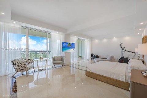 Condominio en venta en Miami, Florida, 3 dormitorios, 458.47 m2 № 2091282 - foto 16